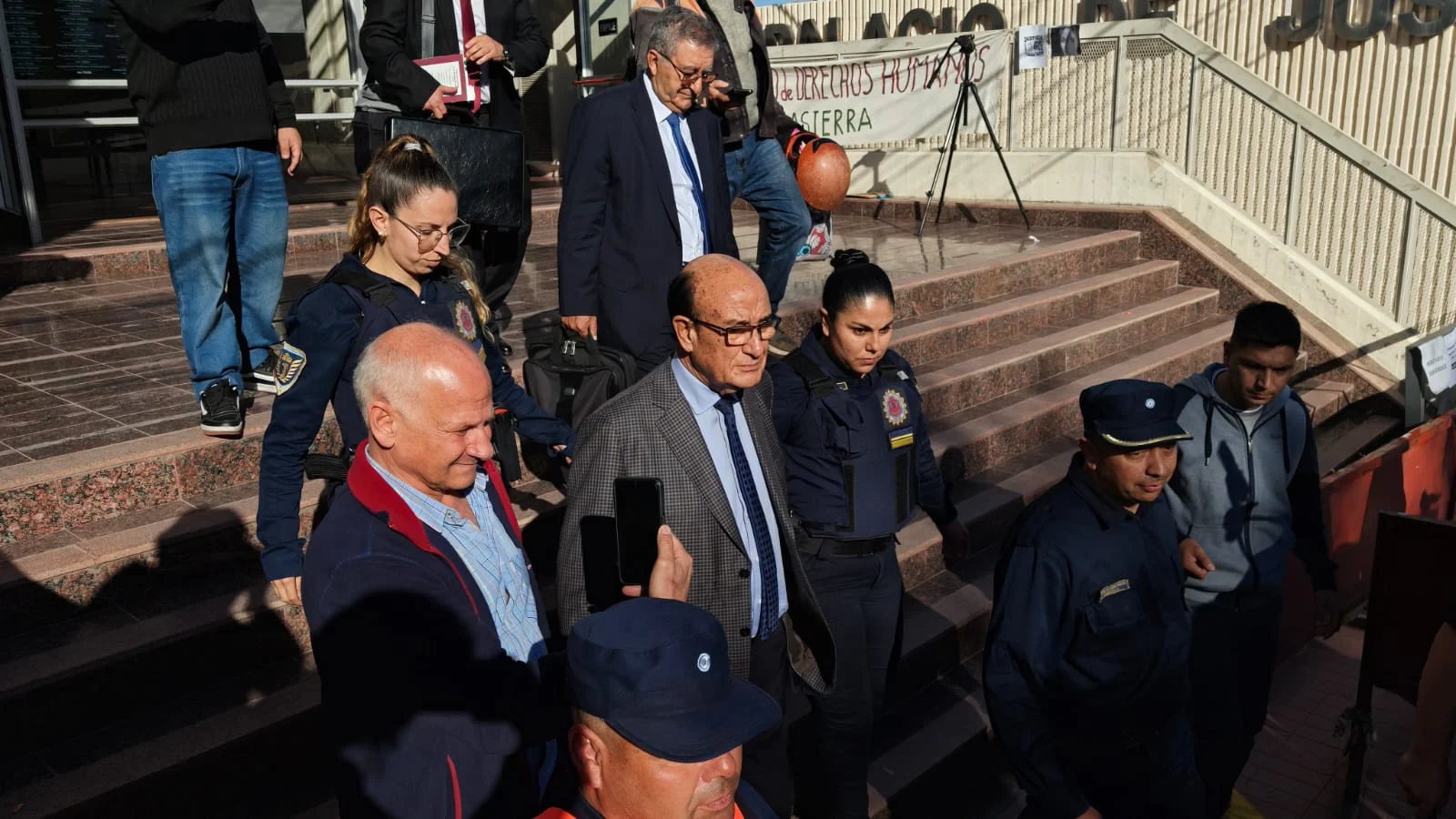 Crimen vial: cuatro testigos declararon que Oscar González los pasó en doble línea amarilla thumbnail