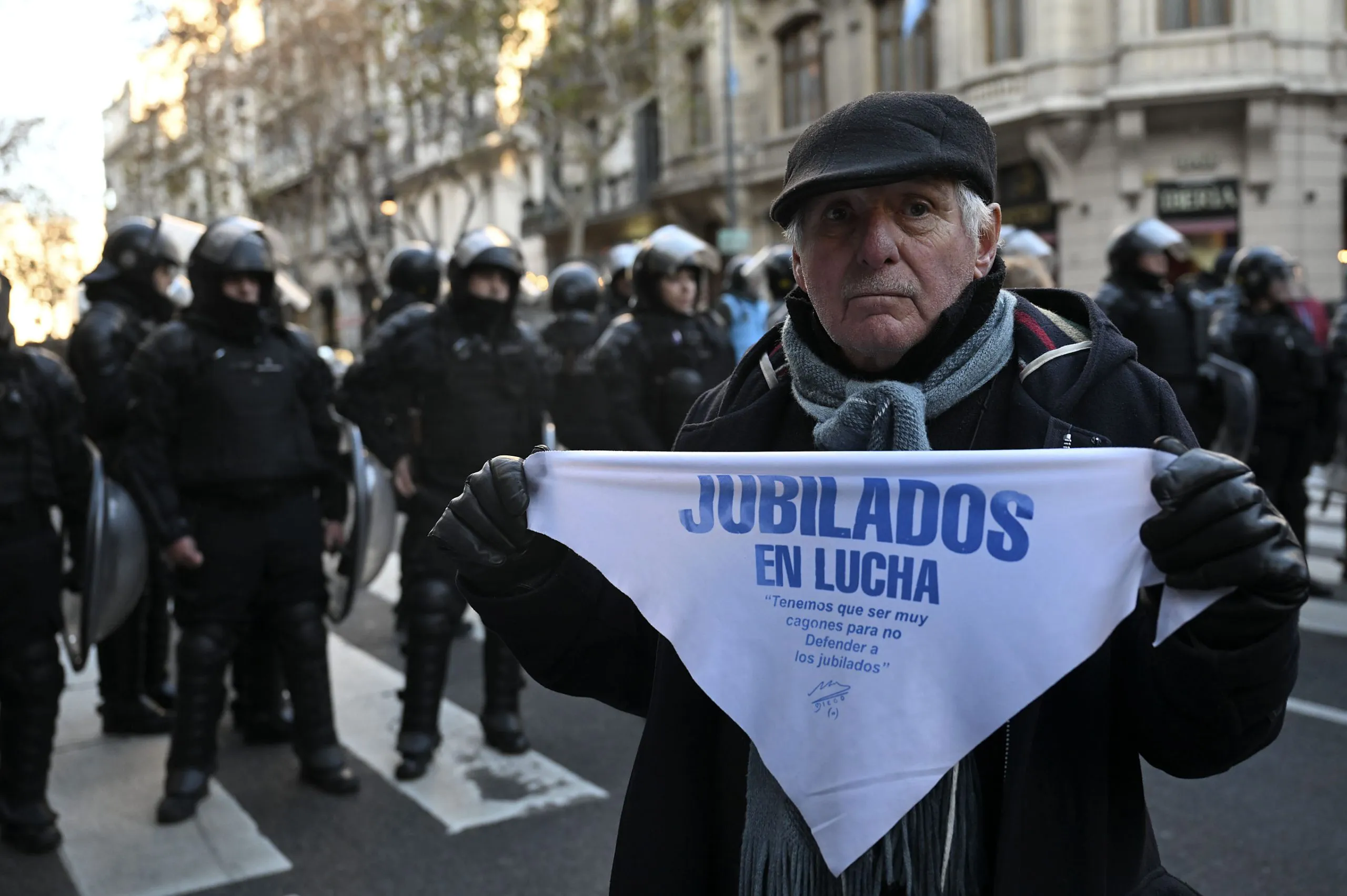 Una miseria: el Gobierno mantiene congelado el bono para jubilados y seguirá en $70 mil thumbnail