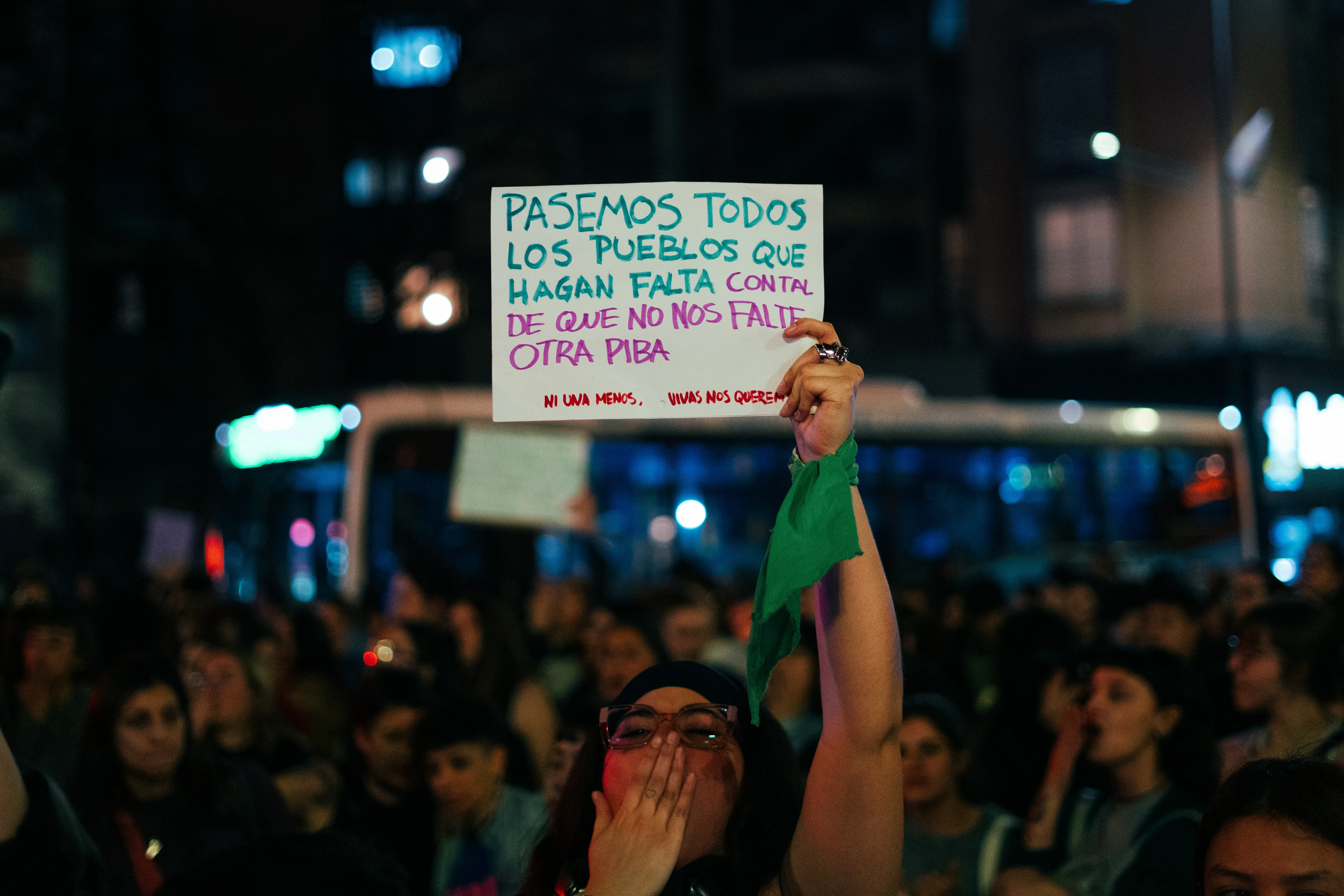 Femicidio en Buenos Aires: detuvieron a un hombre que mató a su esposa delante de sus hijos thumbnail