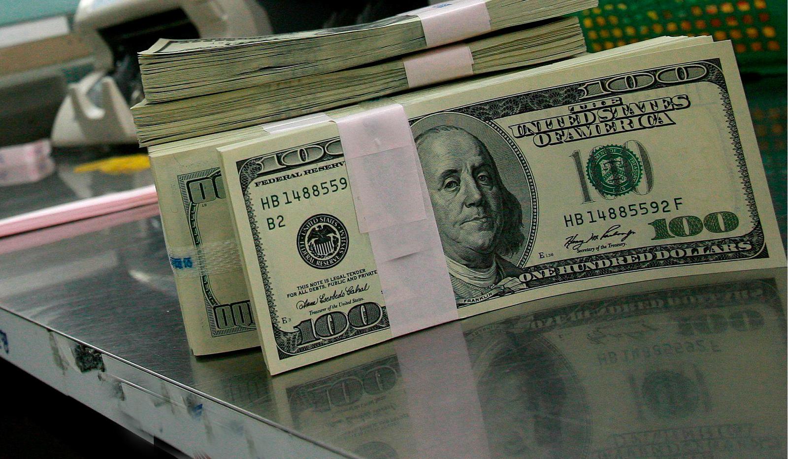 El dólar minorista terminó en $26,44 y alcanzó un nuevo récord