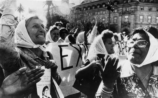 Madres de Plaza de Mayo 2 by gentileza