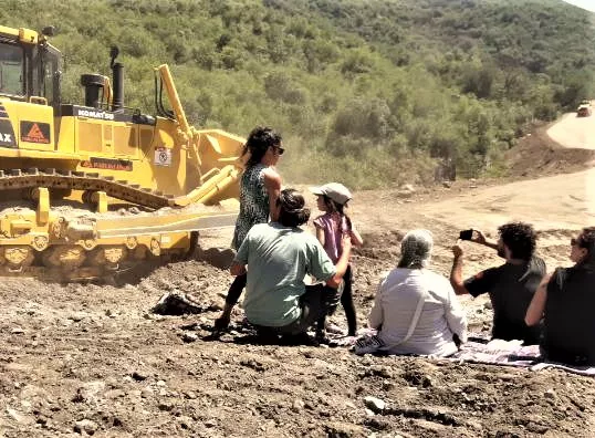 Reclamo en obrador autovía ruta 5 (Asamblea Paravachasca) 03