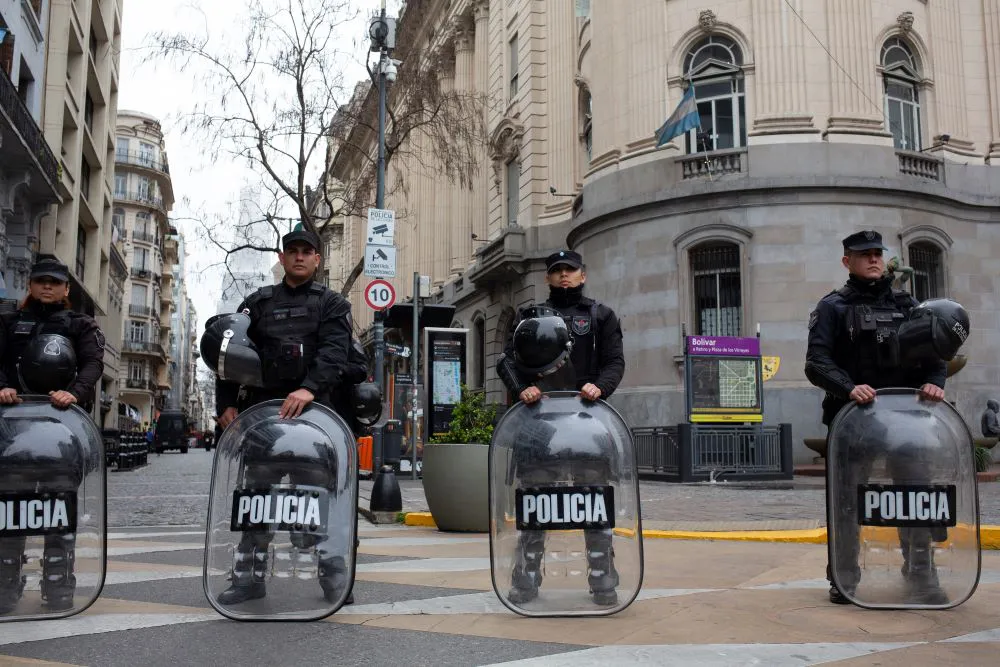 Vallado policial by Télam