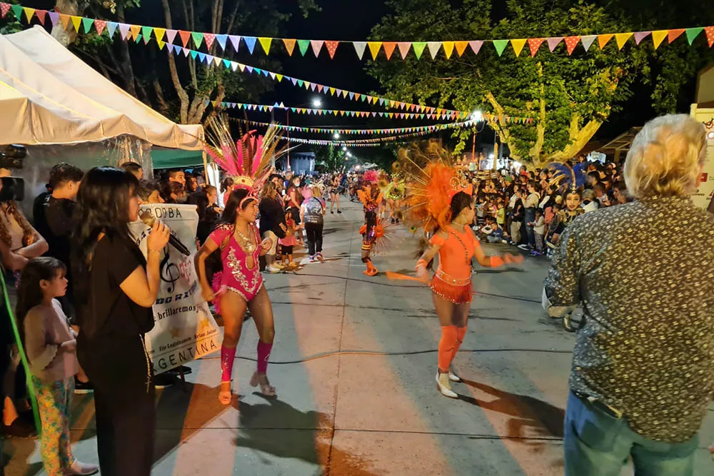 carnavales-Comparsas en Icho Cruz. Gentileza Municipalidad de Icho Cruz.