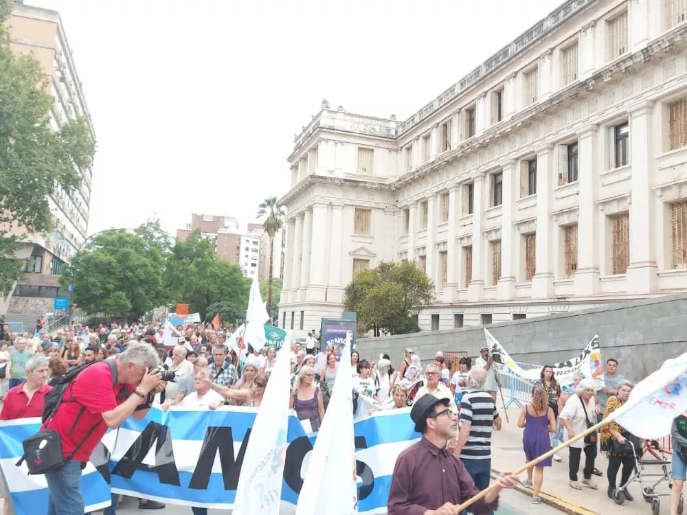 Marcha juicio politico a la corte 2 gentileza