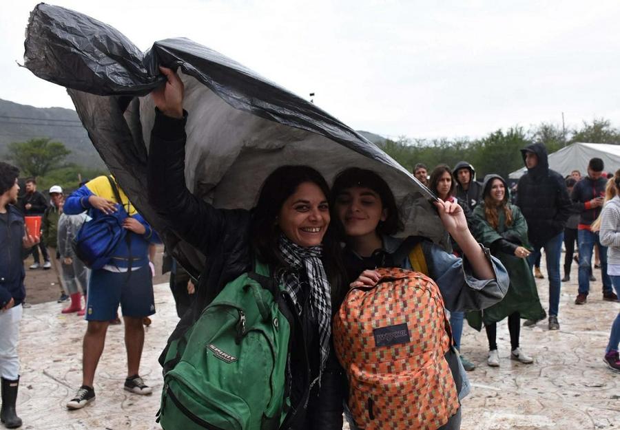 LLUVIA COSQUIN ROCK TELAM