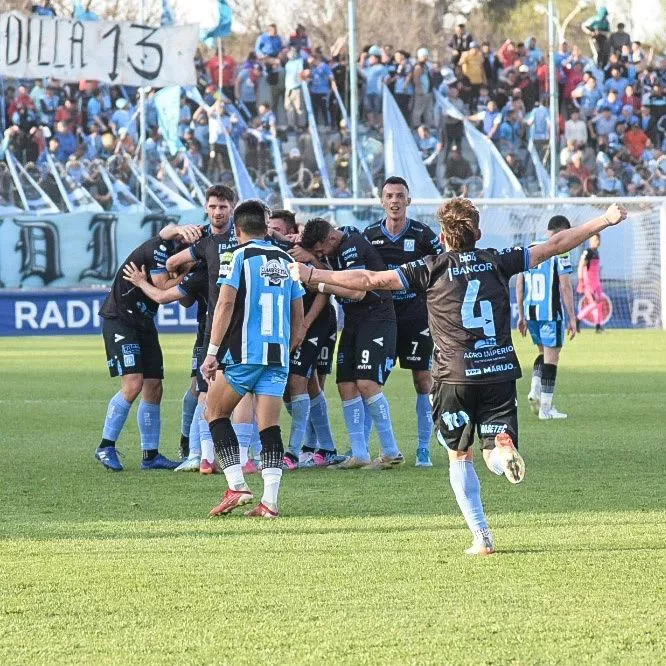 Estudiantes Almagro by Asoc Atl Estudiantes facebook