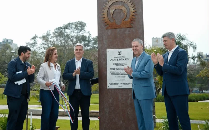 Muestra de unidad: Llaryora y Schiaretti inauguraron juntos el Parque León XIV thumbnail