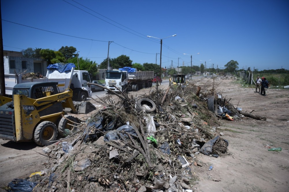basural avenida Los Incas 2 by prensa Muni