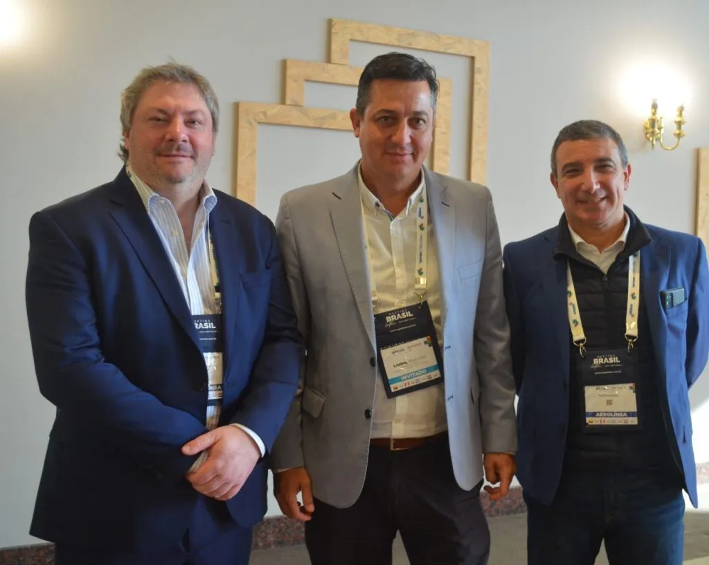 Lastra-y-fabian-lombardo-de-Aerolineas-1-1024x816