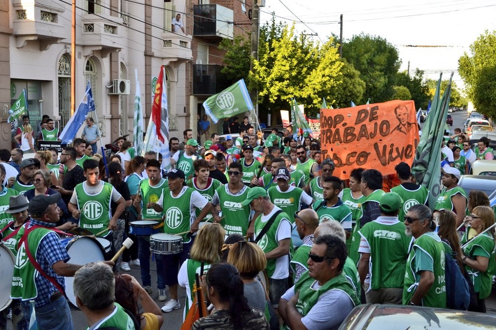 Marcha por Fabricaciones Militares Villa María by @gabiestevezok