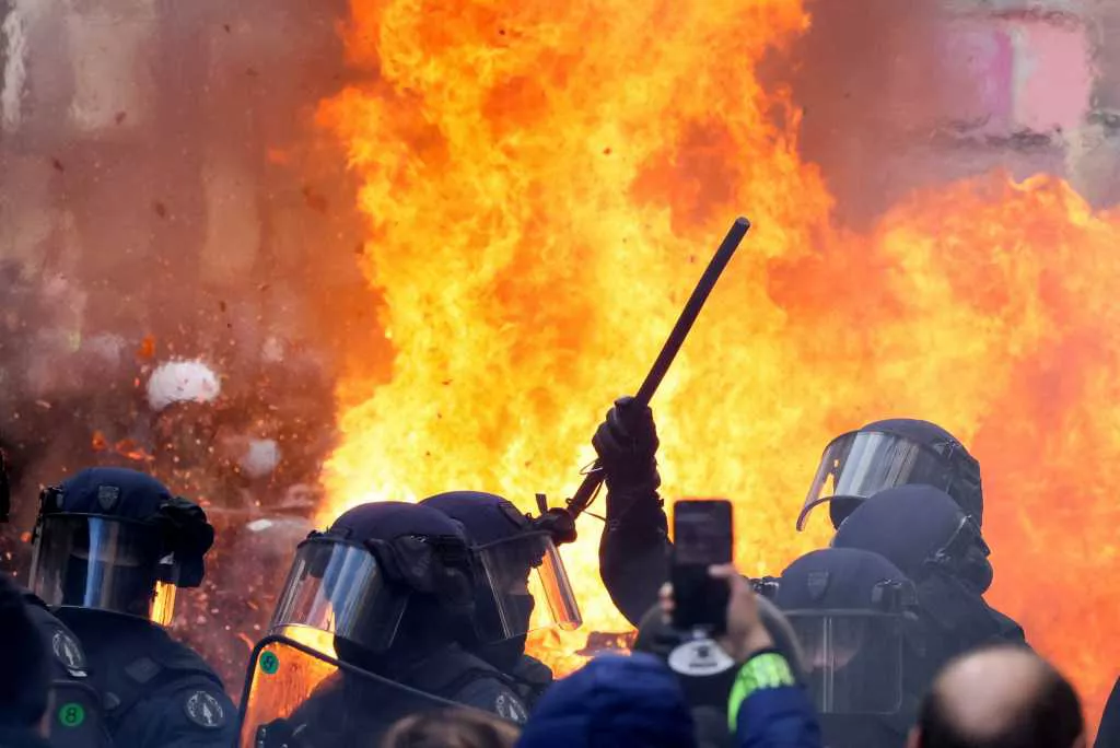 Protestas Francia by NA Reuters
