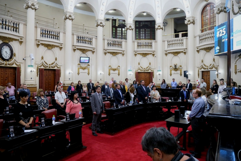 Minuto de silencio Lapa 20 años - Prensa Legislatura