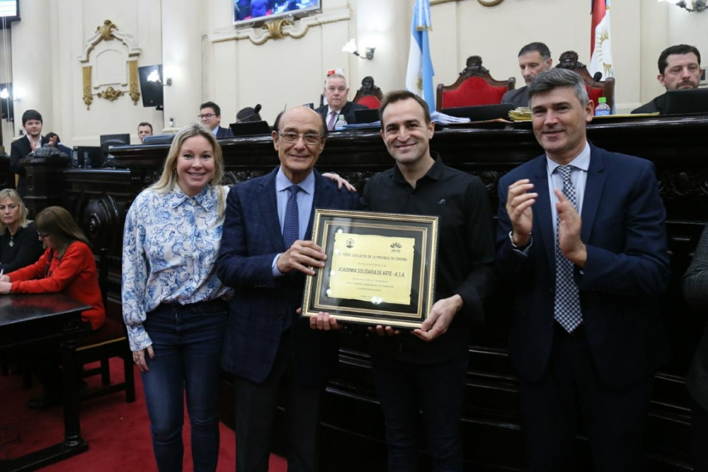 homenaje a la Academia Solidaria de Arte, principal proyecto de la Asociación Civil Rosas y Espinas por cumplirse 10 años de su creación
