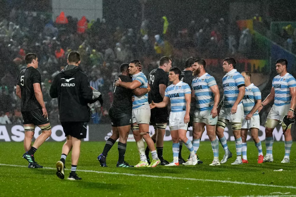 All Blacks Los Pumas (Twitter Los Pumas) 02