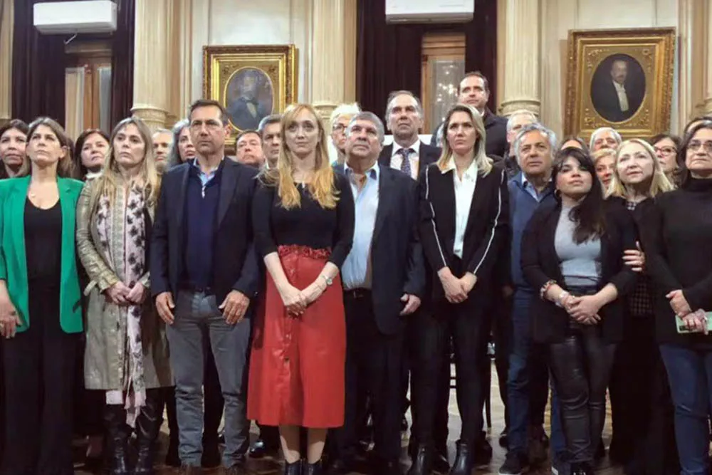 Oficialismo y opocisión en el Senado mostraron unidad en la noche del atentado contra CFK. Luego marcaron las distancias