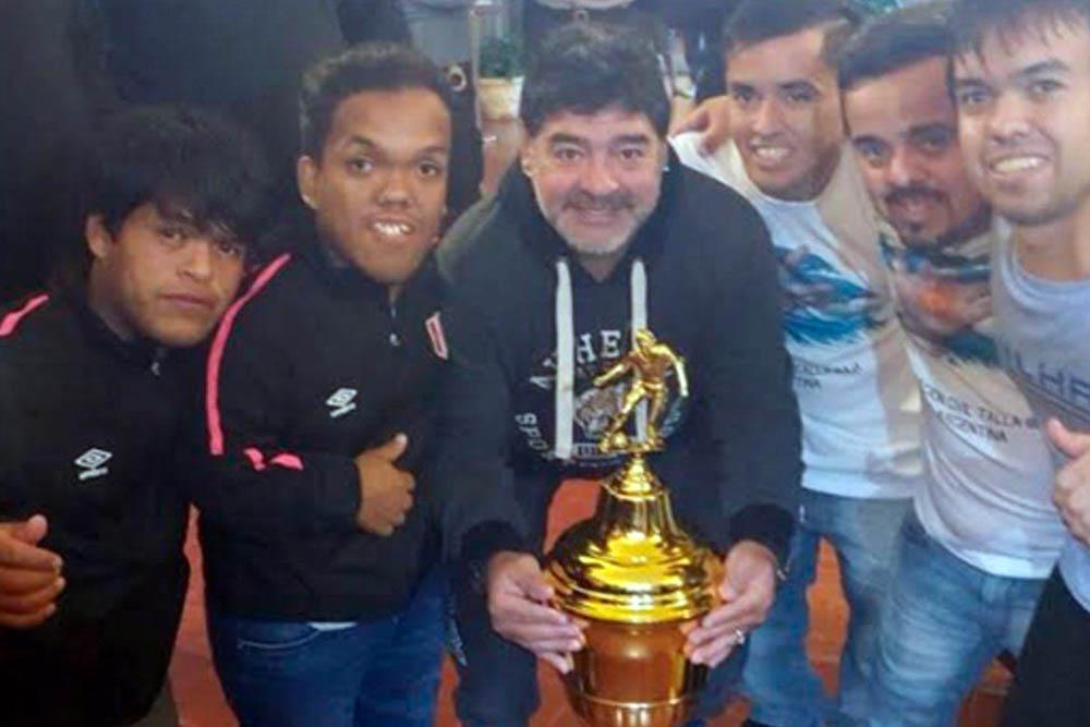 talla baja jesus bordon maradona