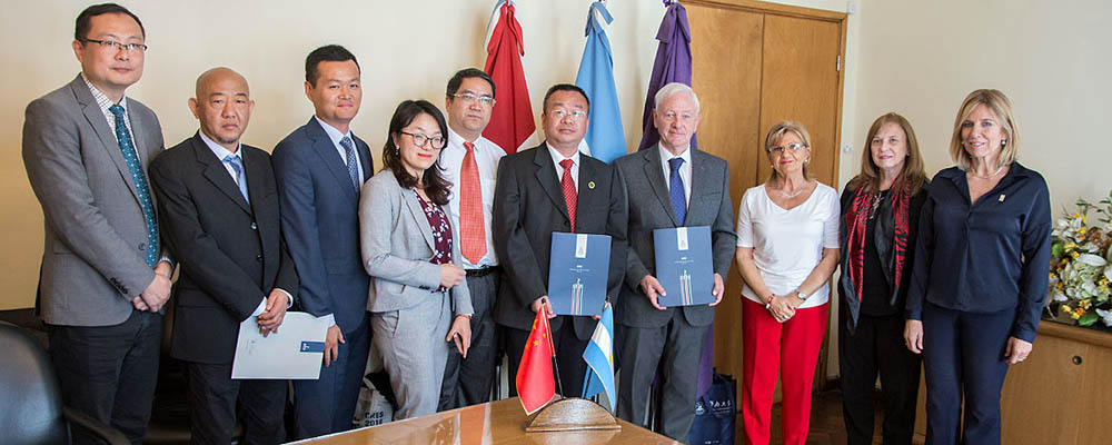 DelegacioÄÂÂÂÂÂÂÂÂÂn de la Universidad de Jinan en su visita a la UNC