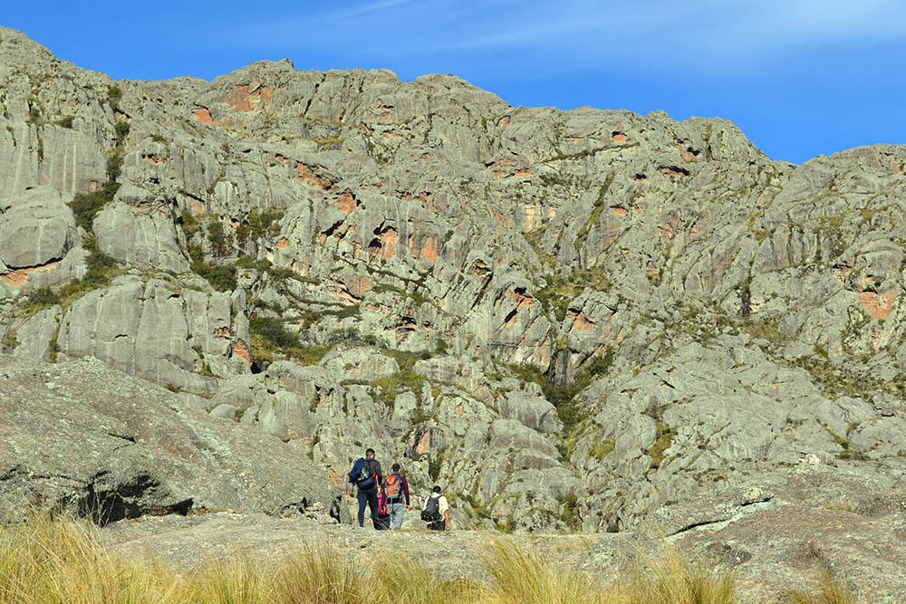 Los Gigantes - Primeros pasos para internarse en el cordón montañoso de Los Gigantes