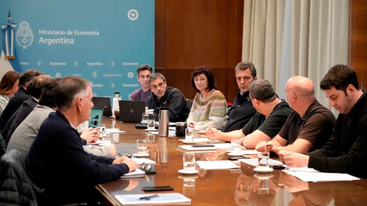 Mssa reunión en Economía by Télam