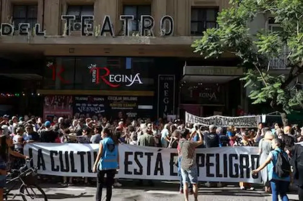 Tras el revés en el Congreso, el Ejecutivo derogó los cinco decretos que habían sido rechazados ampliamente thumbnail