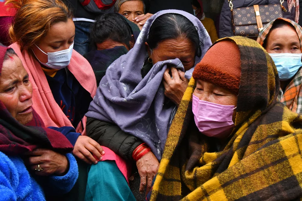 tragedia aérea en Nepal by Télam