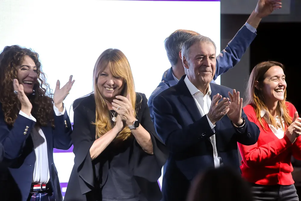 schiaretti con mujeres Hacemos por nuestro país (2)