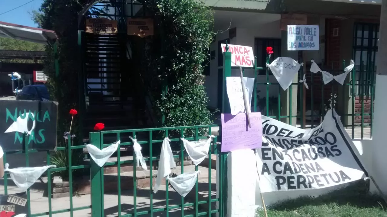 Manifestación en Los Aromos contra el negacionismo de Nelly Morales (LNM) 07