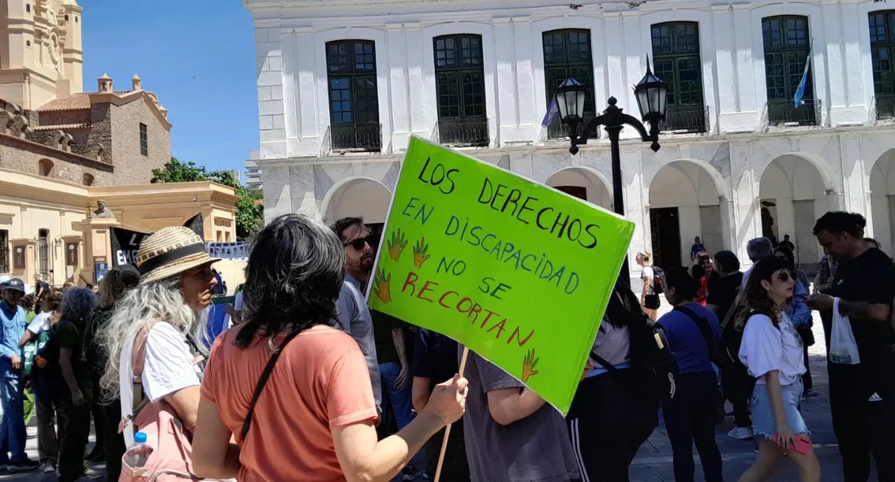 Discapacidad en emergencia: "Defendemos lo último que queda del sistema de inclusión" thumbnail