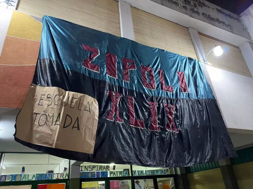 Zípoli toma by Cadena 3
