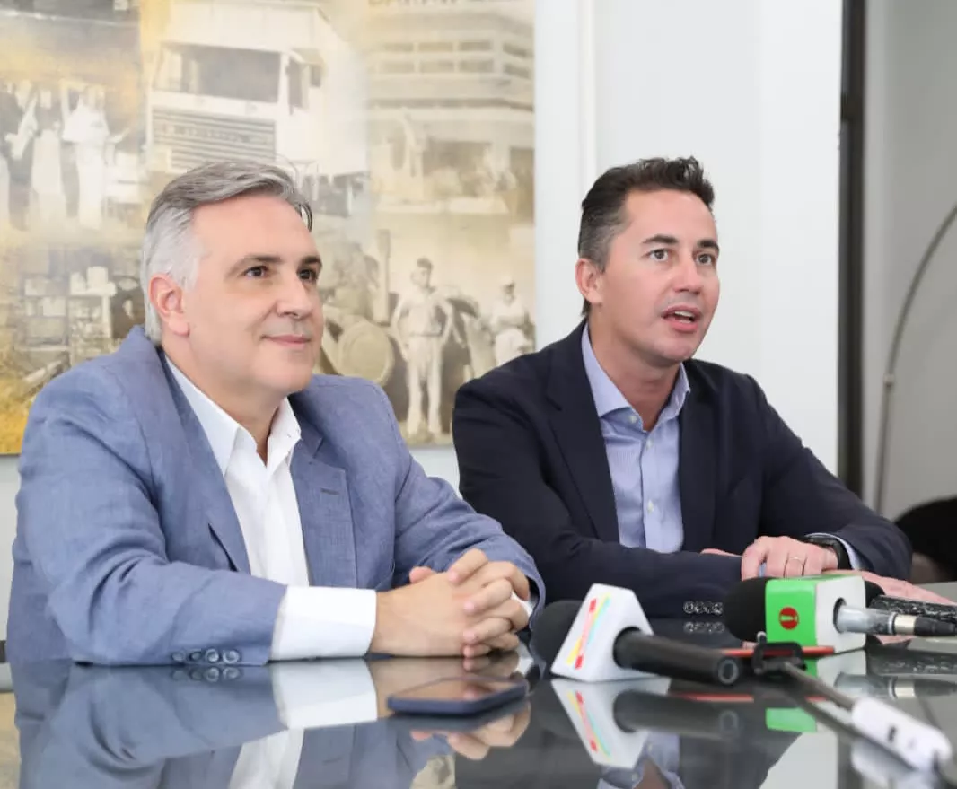 llaryora calvo gentileza