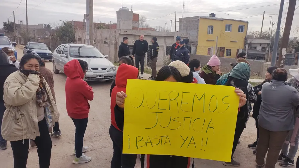 Reclamo por José Aguirre en barrio El Pueblito (Twitter Fernando Barrionuevo)