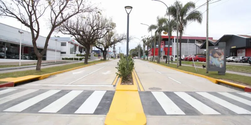 Habilitaron la avenida Sagrada Familia entre Colón y Costanera: ya funciona el nuevo desagüe thumbnail