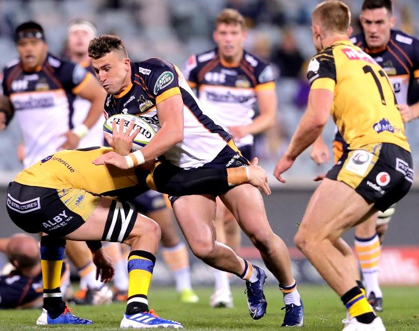 El full back Tom Banks rumbo al primer try de los Brumbies a Western Force en Super Rugby Australiano.