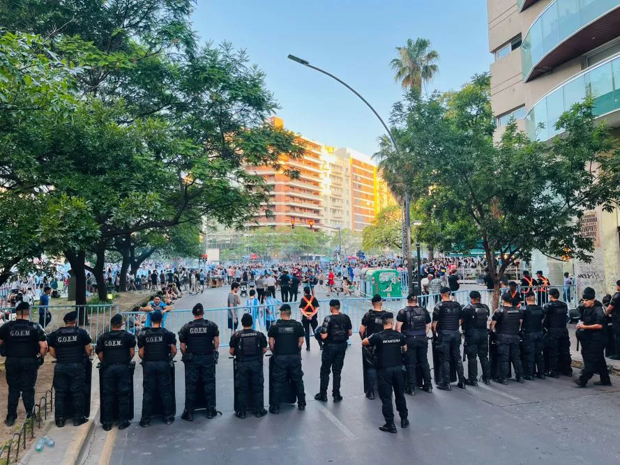 Festejos en Pati9o Olmos by Policía de la Provincia