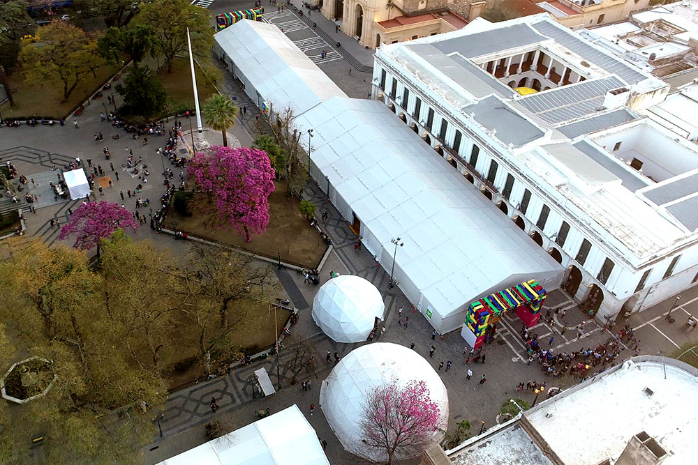 Plaza carpas cabildo