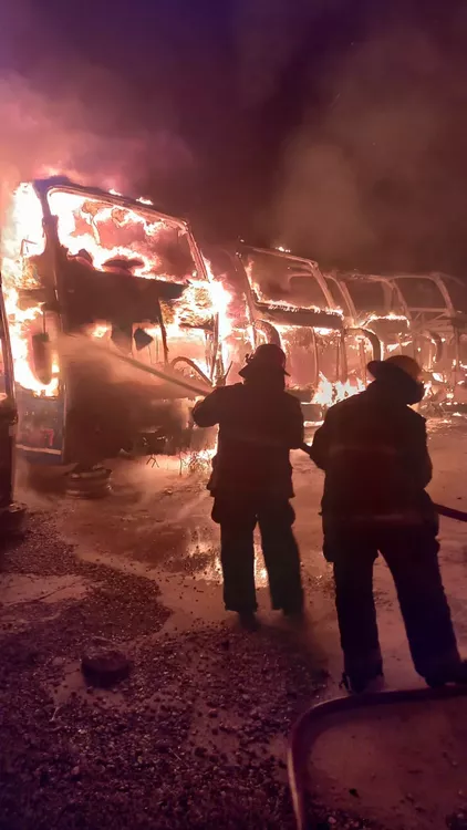 incendioflecha bus by Alejandro Pozo