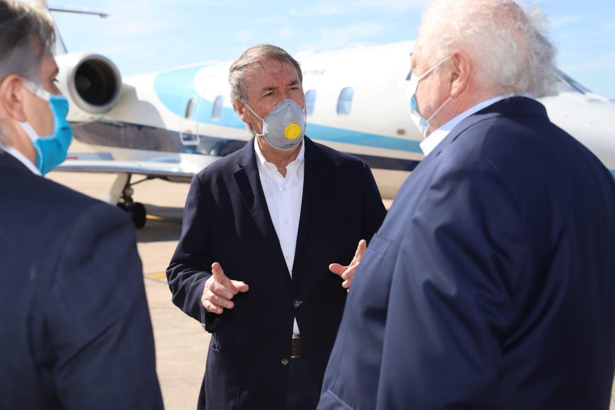 El Gobierno nacional entregó a Córdoba respiradores e insumos médicos Llarayora y Gones escuchan a Schiaretti