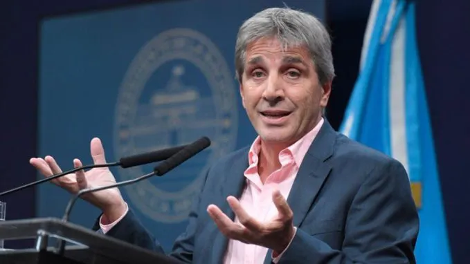 El gobierno interviene en las finanzas, enoja a los banqueros y no logra anclar el dólar thumbnail