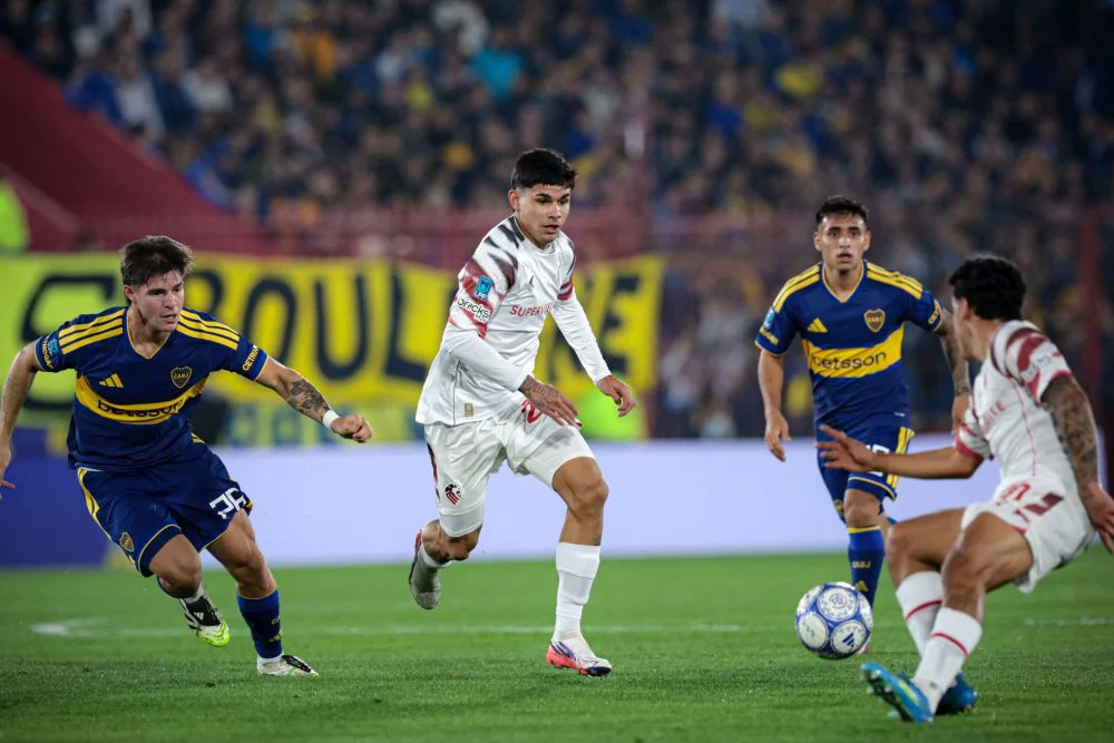 Primera victoria de Boca en el Clausura: derrotó 1 a 0 a Estudiantes thumbnail