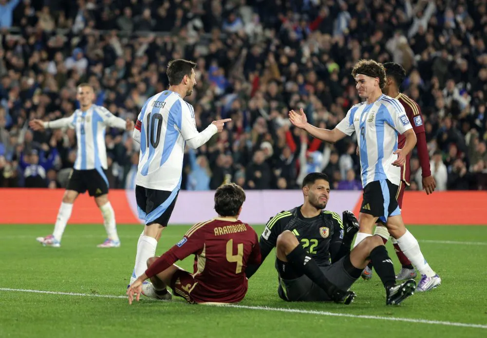 Argentina derrotó a Venezuela 3 a 0 en el último partido oficial de la Selección en el país antes del Mundial thumbnail