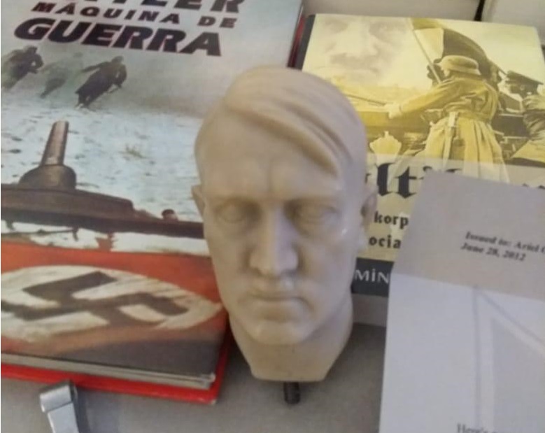 Elementos Nazi prensa Policía