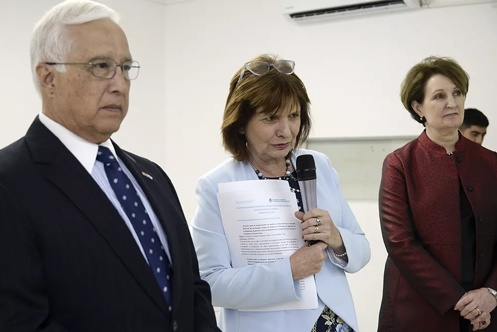 Bullrich Embjada 2