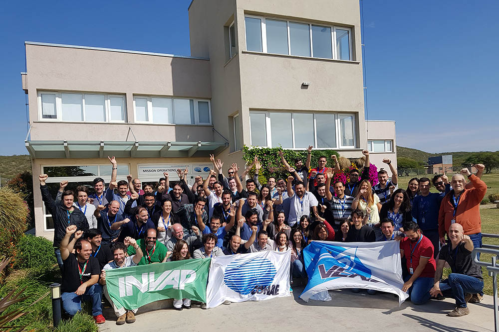 Edu_centro_banderaCONAE20181005_103521(0)