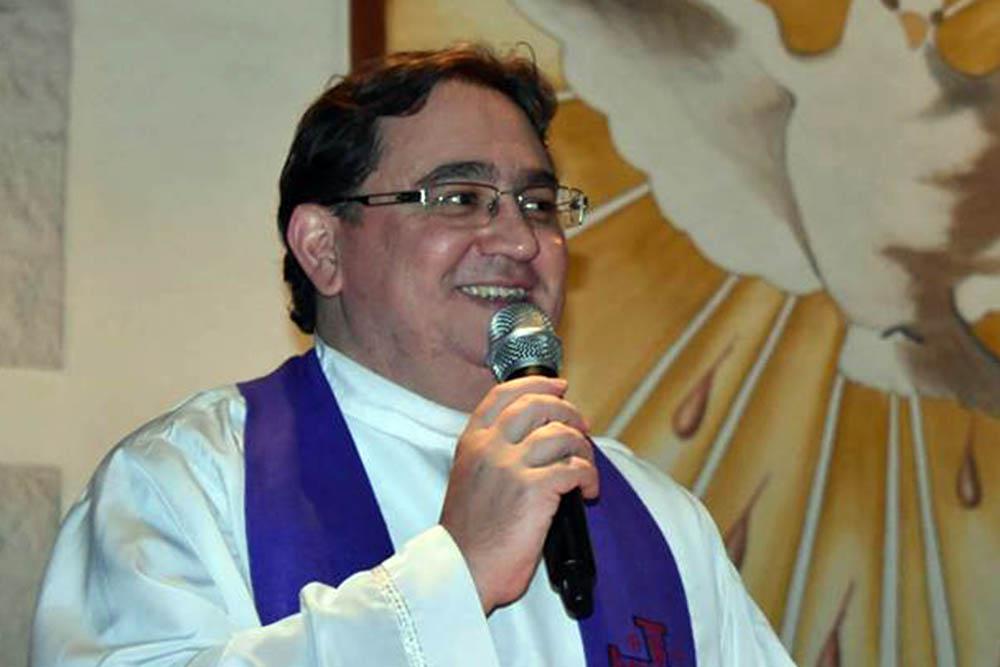 Presbítero Raúl Darío Frega