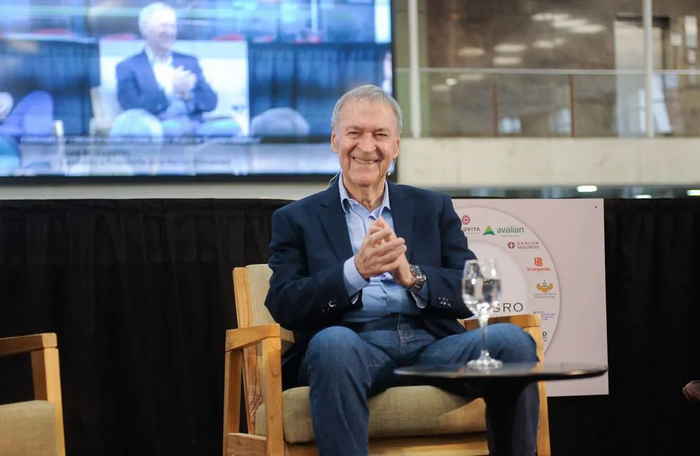 schiaretti en el congreso de coninagro (1)