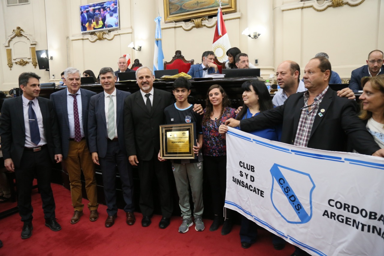 homenaje bochofilo campeon en Italia