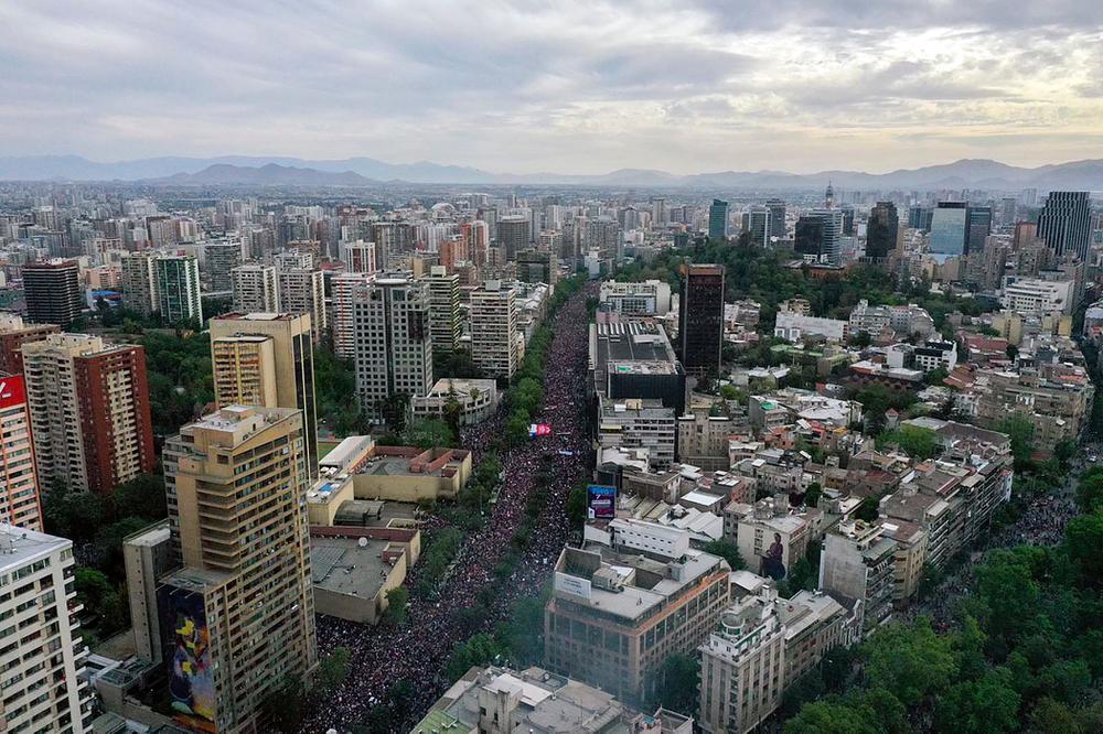 Chile marcha by La Tercera