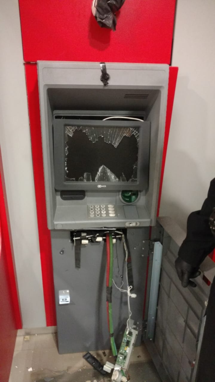 cajero volado gentileza (4)
