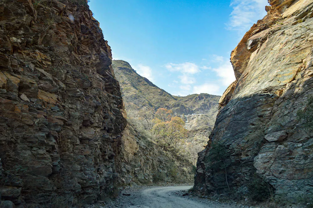 Las impresionantes vistas del camino que lleva a la Reserva Chancaní.